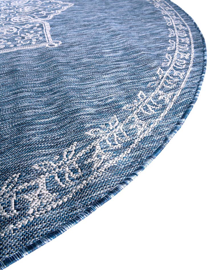 Detail image of 4' x 4'  Washable Traditional Indoor / Outdoor Round Rug