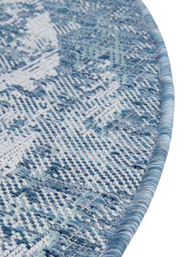 5' 3 x 5' 3 Easy-Clean Traditional Indoor / Outdoor Round Rug