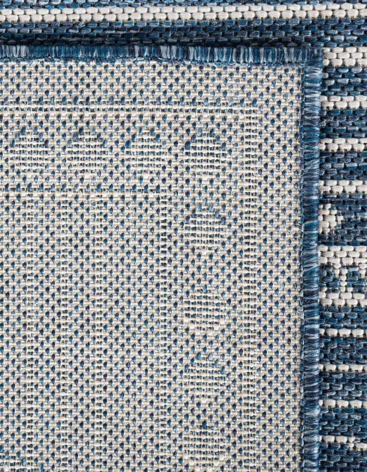 Detail image of 12' x 12' Easy-Clean Traditional Indoor / Outdoor Round Rug
