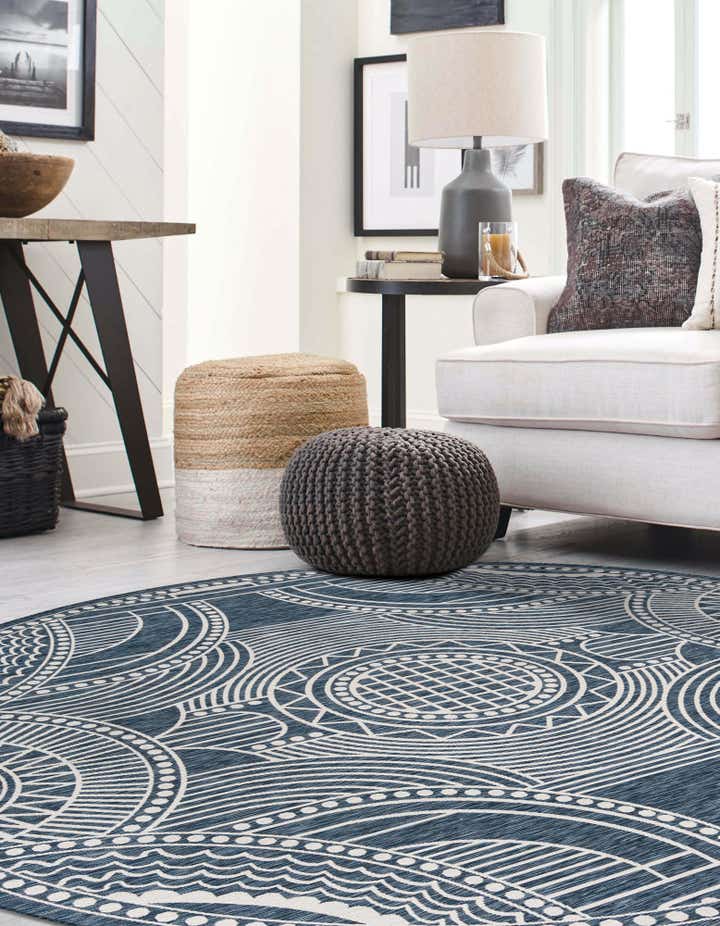 6' x 6' Easy-Clean Traditional Indoor / Outdoor Round Rug