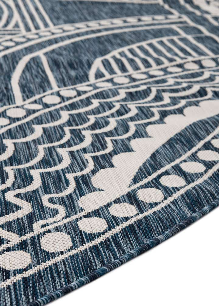 10' x 10' Easy-Clean Traditional Indoor / Outdoor Round Rug