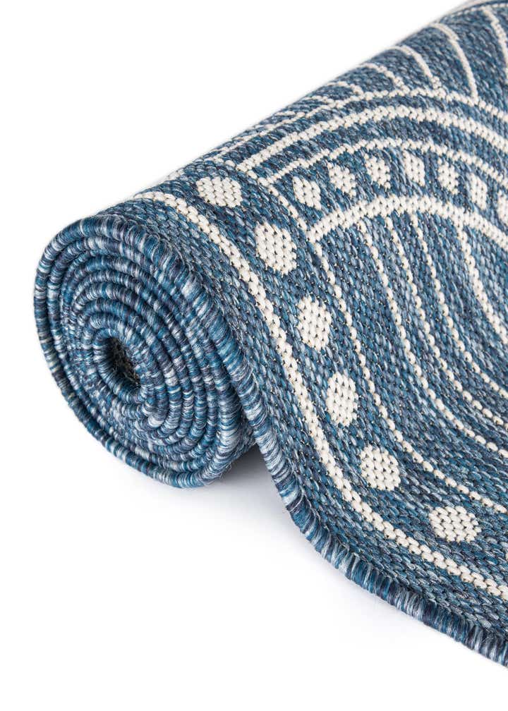 10' x 10' Easy-Clean Traditional Indoor / Outdoor Round Rug