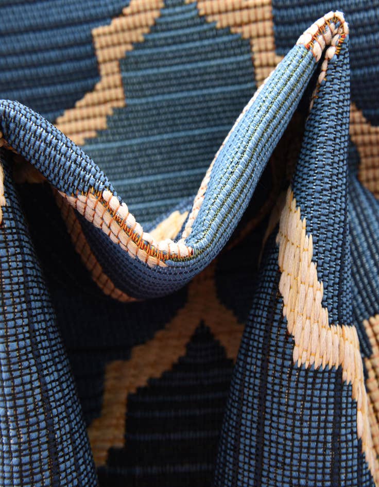 Detail image of 8' x 8'  Washable Trellis Indoor / Outdoor Round Rug