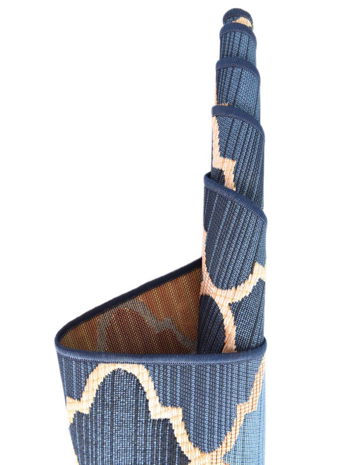 Detail image of 8' x 8'  Washable Trellis Indoor / Outdoor Round Rug