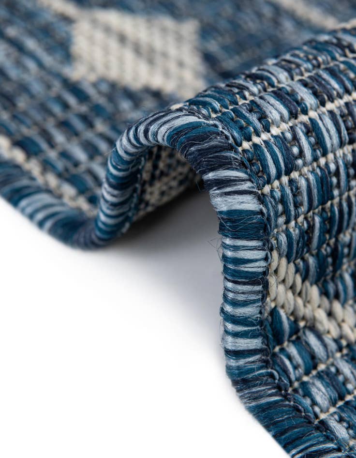 Detail image of 6' x 6'  Washable Trellis Indoor / Outdoor Round Rug