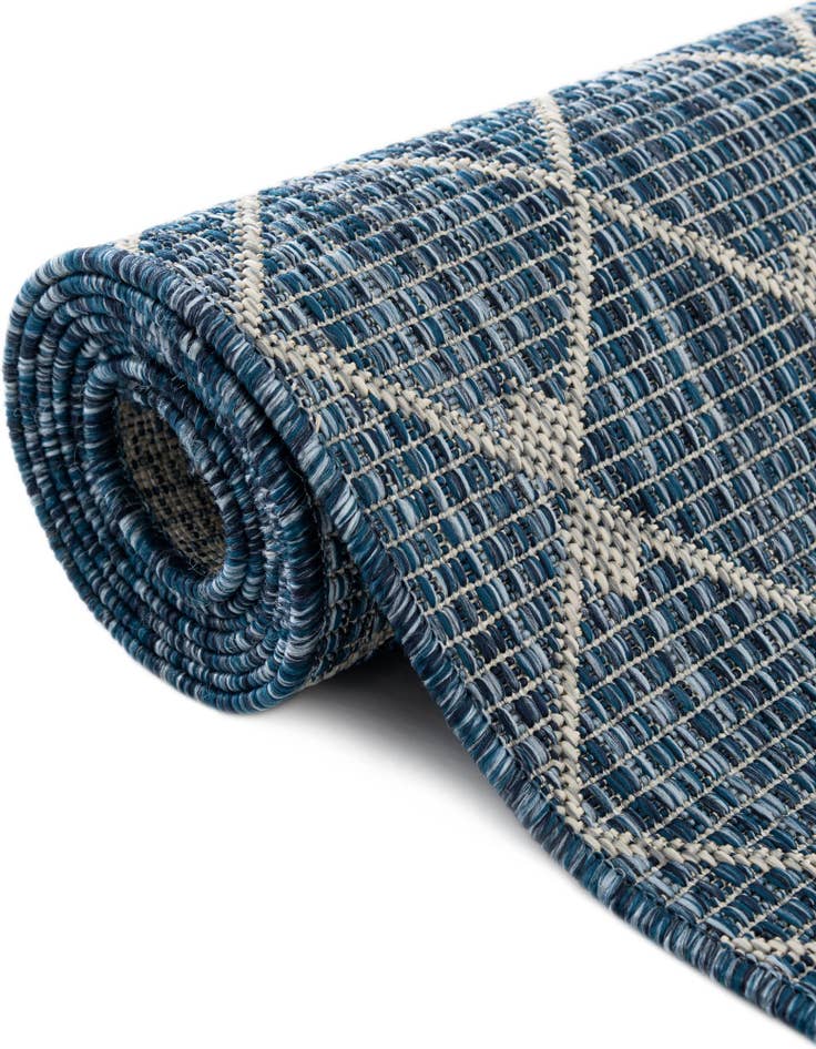 Detail image of 6' x 6'  Washable Trellis Indoor / Outdoor Round Rug