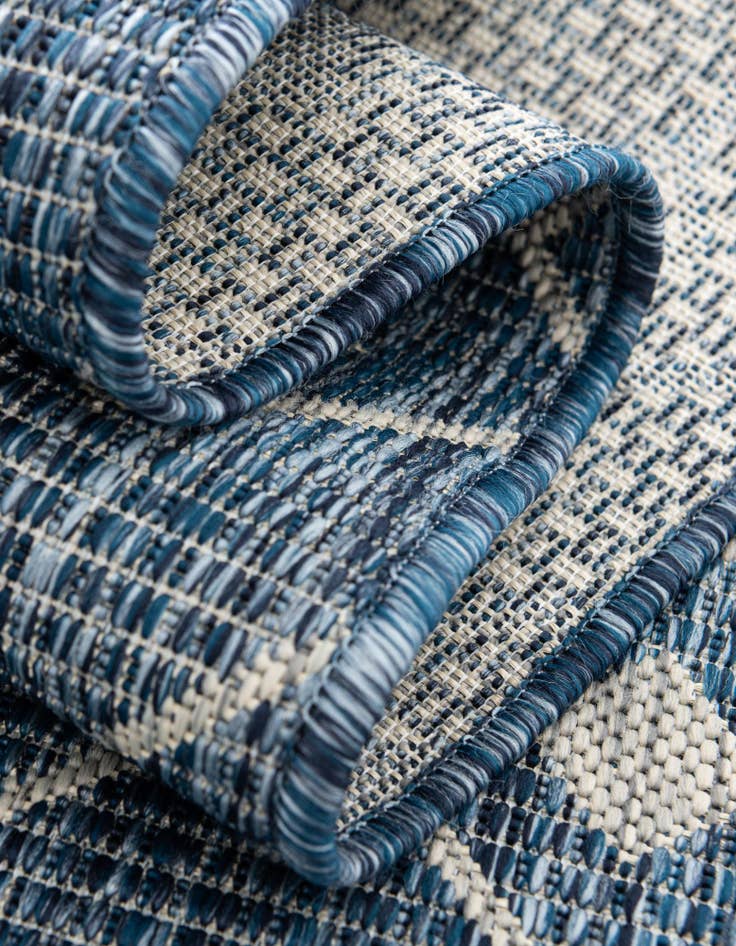 Detail image of 6' x 6'  Washable Trellis Indoor / Outdoor Round Rug