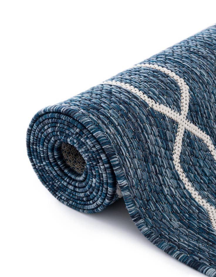 Detail image of 4' x 4'  Washable Trellis Indoor / Outdoor Round Rug