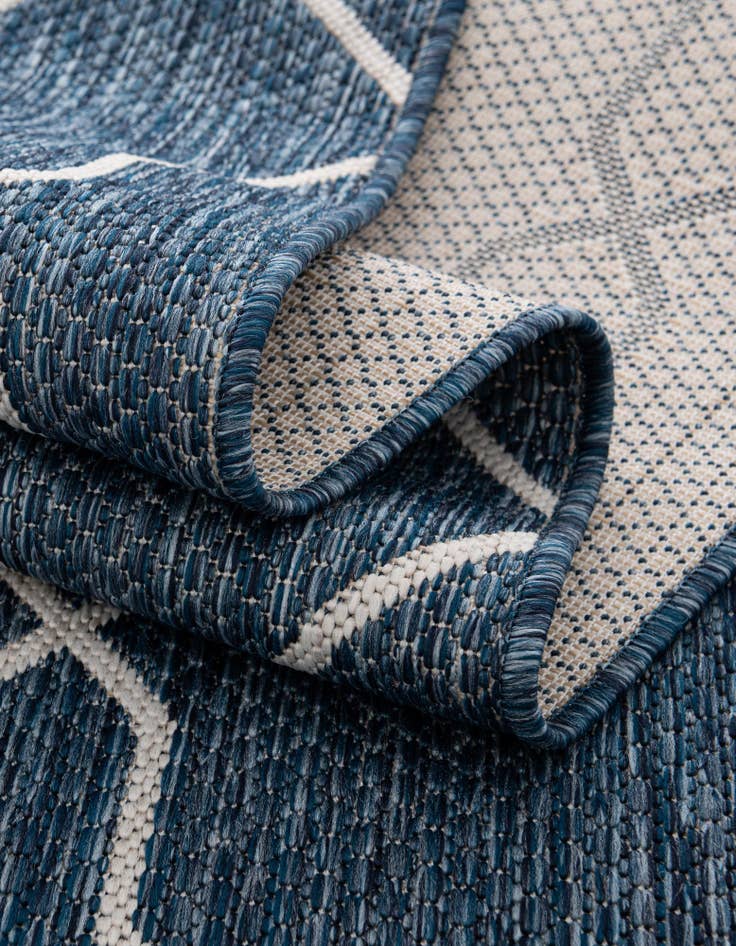 Detail image of 4' x 4'  Washable Trellis Indoor / Outdoor Round Rug