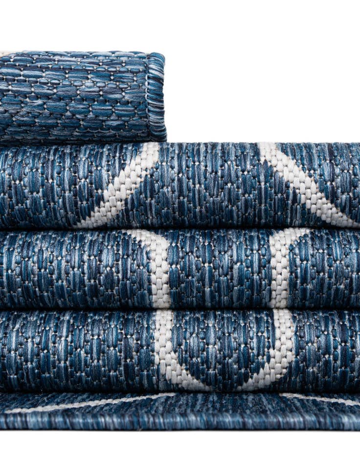 Detail image of 4' x 4'  Washable Trellis Indoor / Outdoor Round Rug