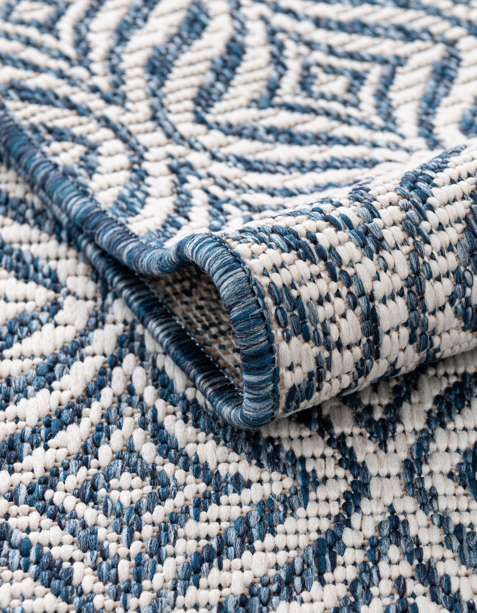 4' x 4' Easy-Clean Trellis Indoor / Outdoor Round Rug
