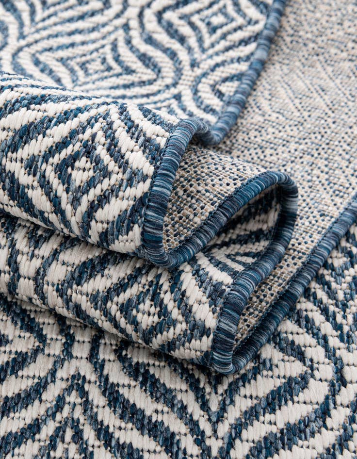 Detail image of 4' x 4'  Washable Trellis Indoor / Outdoor Round Rug