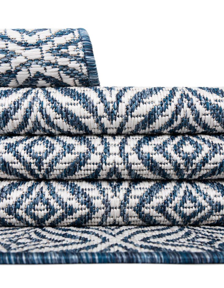 Detail image of 4' x 4'  Washable Trellis Indoor / Outdoor Round Rug