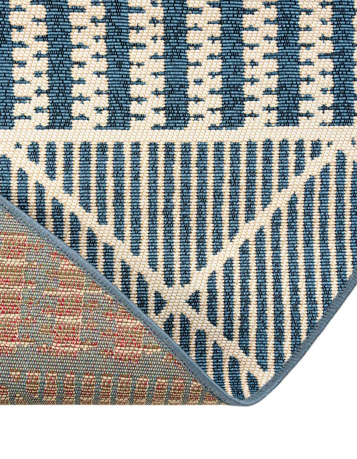 Detail image of 7' 10 x 7' 10  Washable Trellis Indoor / Outdoor Round Rug