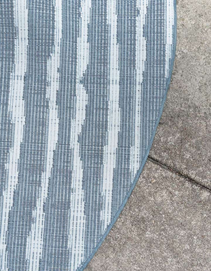 8' x 8' Easy-Clean Sabrina Soto Ola Indoor / Outdoor Round Rug