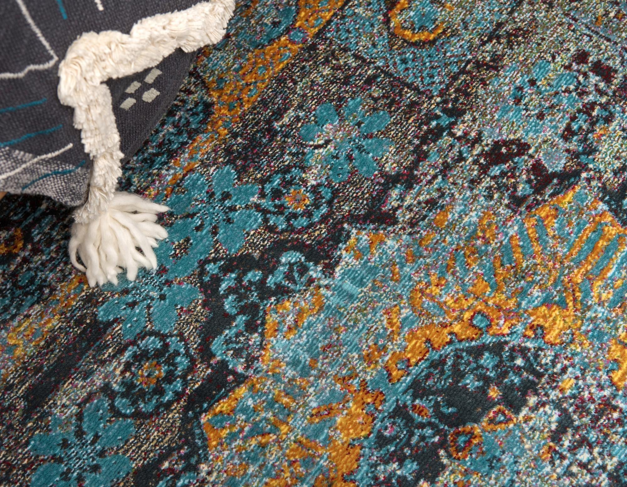 5' 5 x 5' 5 Santiago Round Rug
