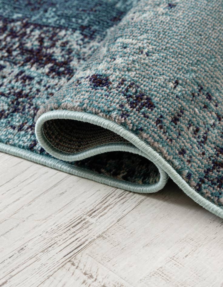 Detail image of 6' x 6' Washable Sevilla Round Rug