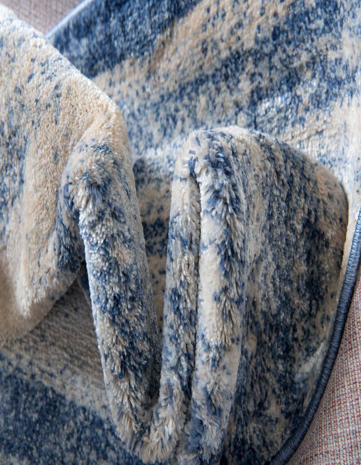 Detail image of 8' x 8' Solaris Round Rug