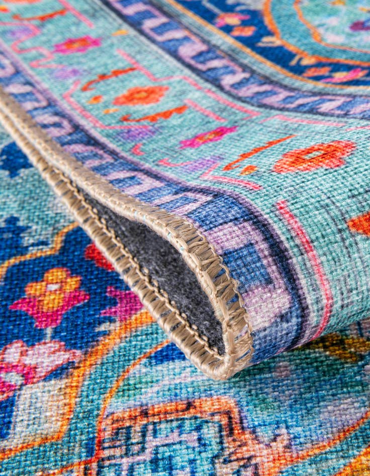 Detail image of 3' 6 x 3' 6 Washable Timeless Round Rug
