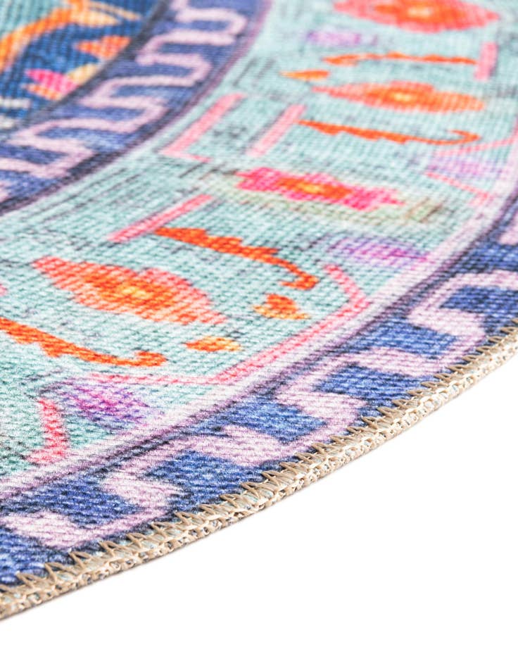 Detail image of 3' 6 x 3' 6 Washable Timeless Round Rug