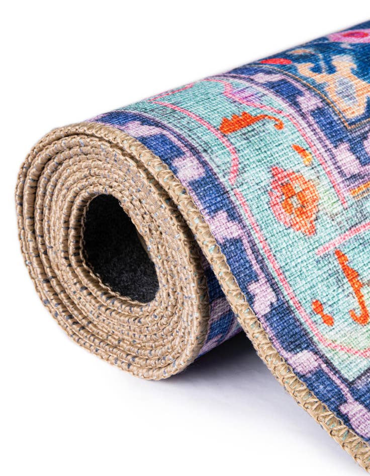 Detail image of 7' 7 x 7' 7 Washable Timeless Round Rug