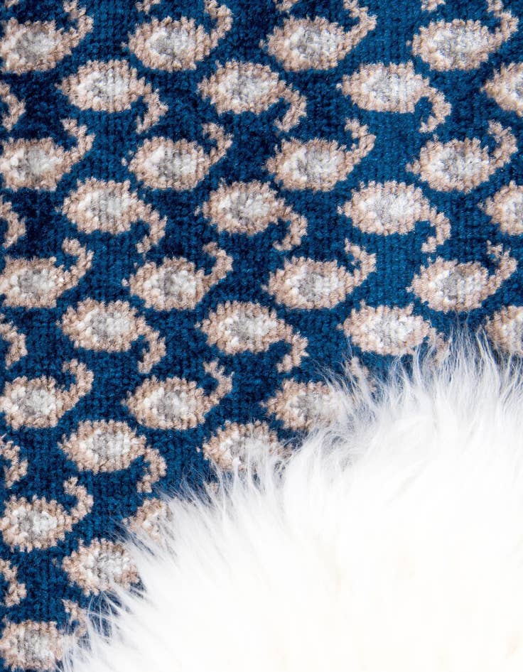 Detail image of 3' 7 x 3' 7 Tribeca Round Rug