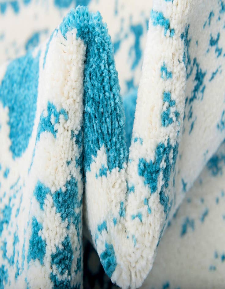 Detail image of 3' 3 x 3' 3 Veneto Round Rug