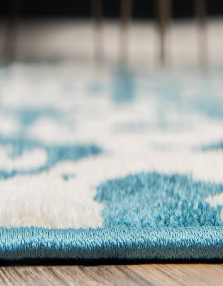 Detail image of 4' x 4' Veneto Round Rug