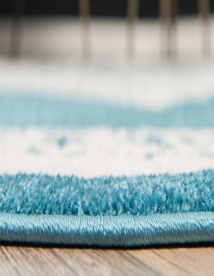 Detail image of 3' 3 x 3' 3 Veneto Round Rug