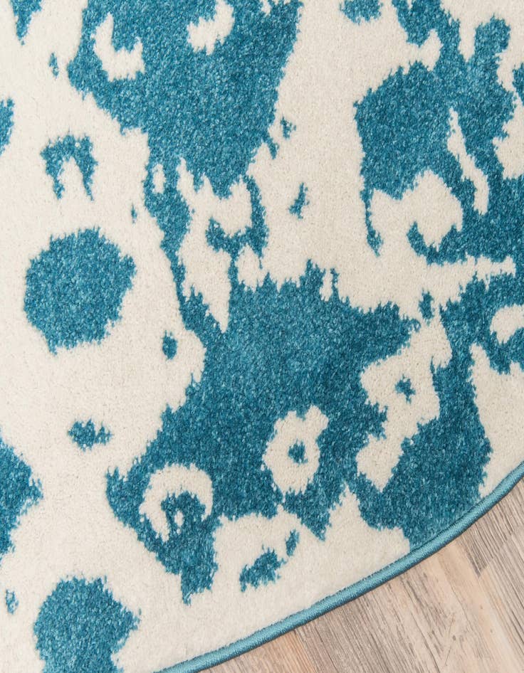 Detail image of 8' x 8' Venice Round Rug