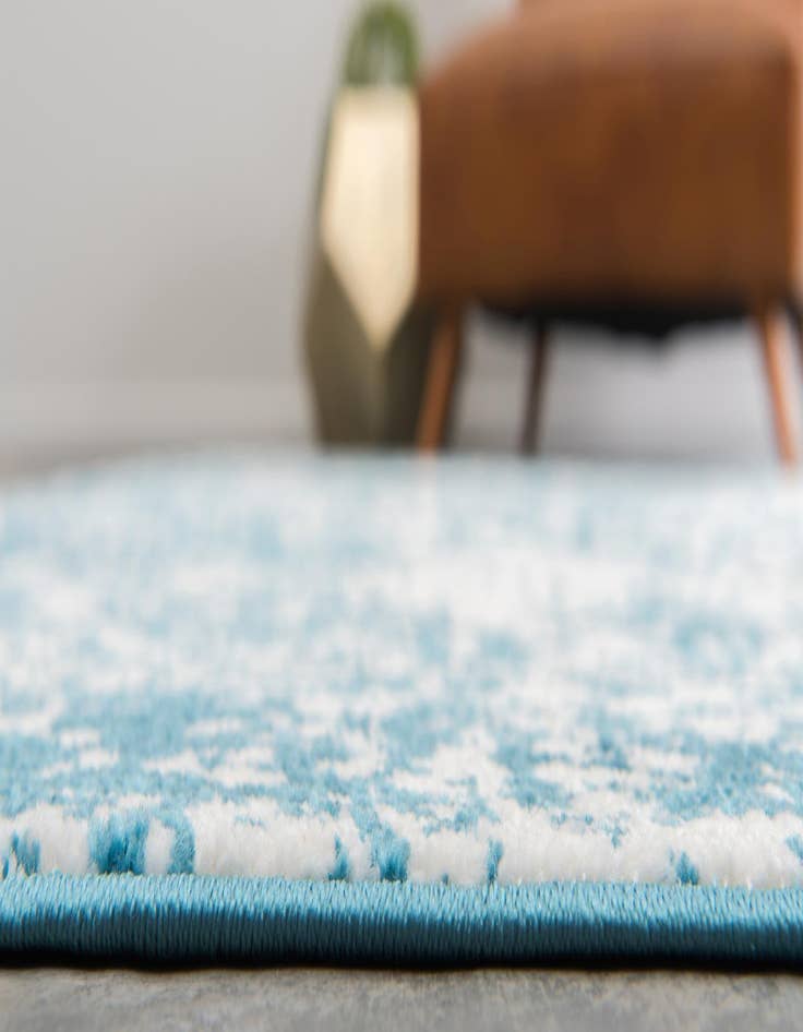 Detail image of 8' x 8' Venice Round Rug