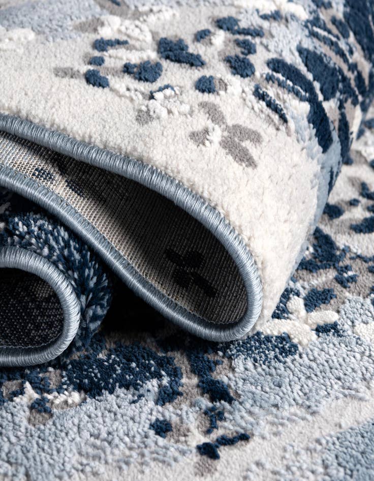 Detail image of 4' x 4' Vince Camuto Round Rug