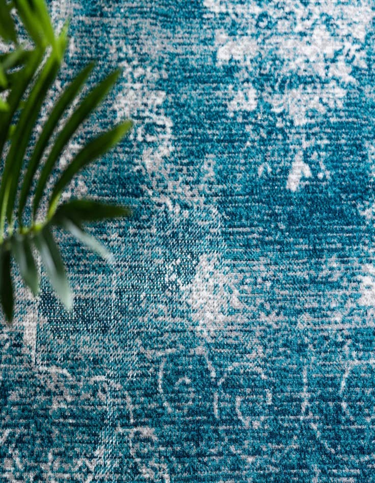 Detail image of 2' x 6' Aarhus Runner Rug