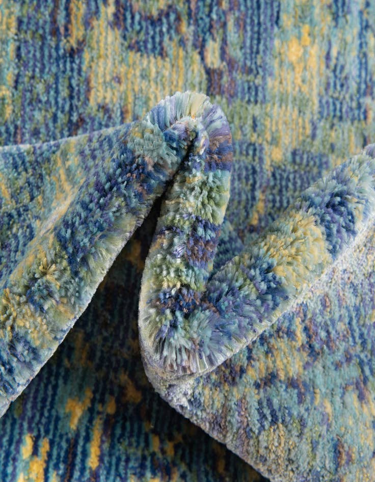 Detail image of 2' 3 x 6' Alexis Runner Rug