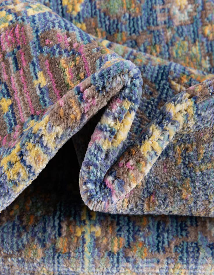 Detail image of 2' 3 x 6' Alexis Runner Rug