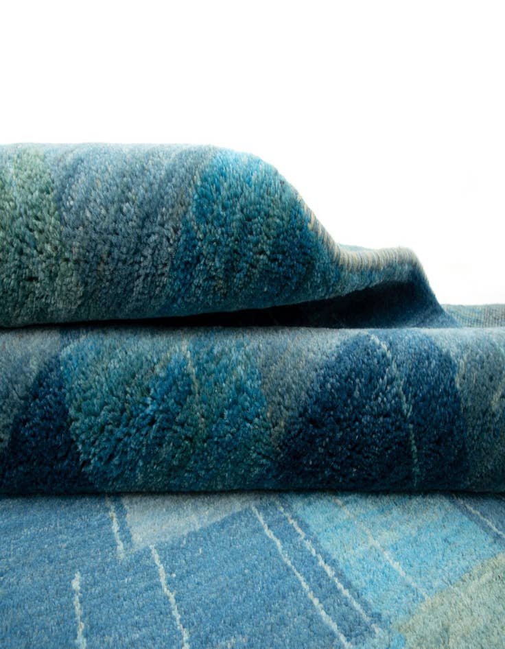 Detail image of 3' x 10' 8 Amaleh Wool Runner Rug