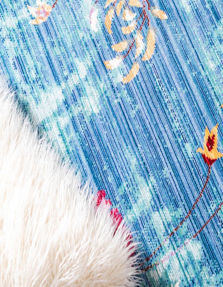 Detail image of 2' 7 x 9' 10 Aqua Runner Rug