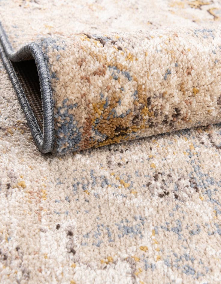 Detail image of 2' 8 x 7' 6 Arcadia Runner Rug