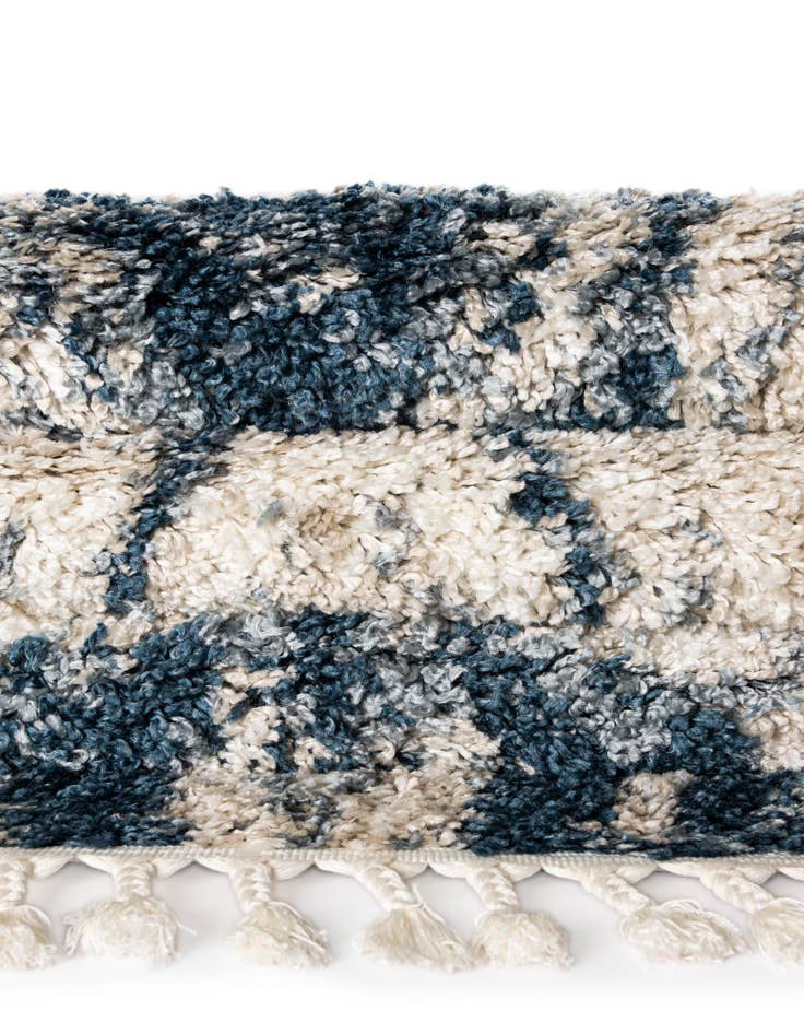 Detail image of 2' 7 x 8' 2 Athena Shag Runner Rug