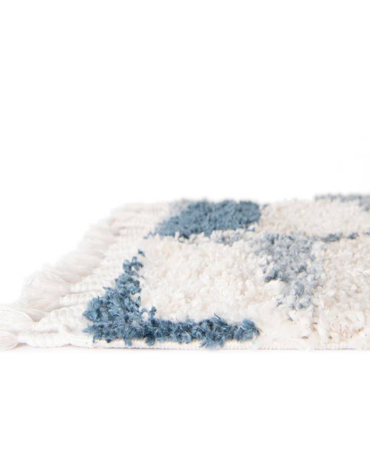 Detail image of 2' 7 x 8' 2 Athena Shag Runner Rug