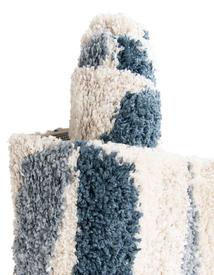 Detail image of 2' 7 x 8' 2 Athena Shag Runner Rug