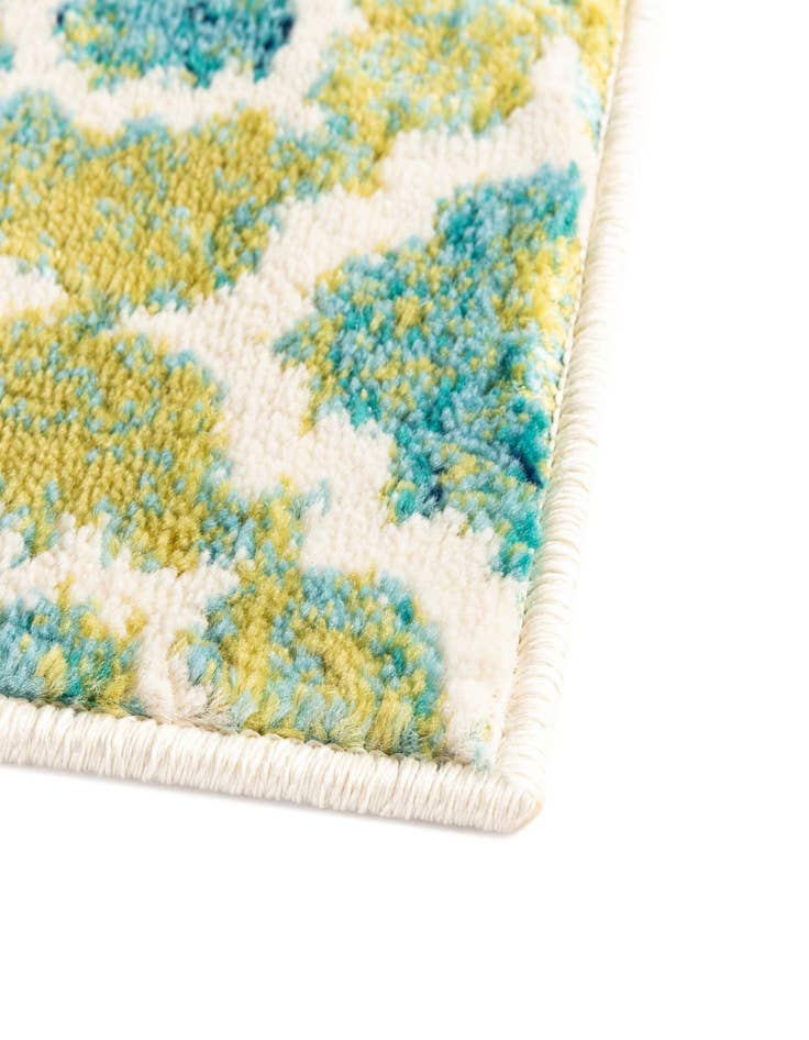 Detail image of 2' x 8' Azalea Runner Rug