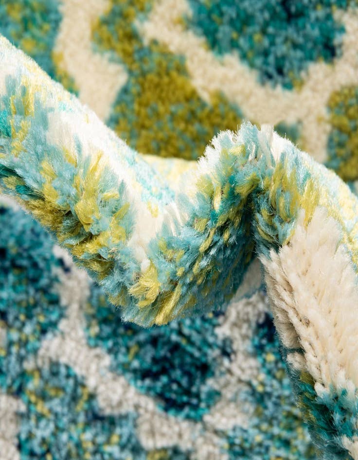 Detail image of 2' x 8' Azalea Runner Rug