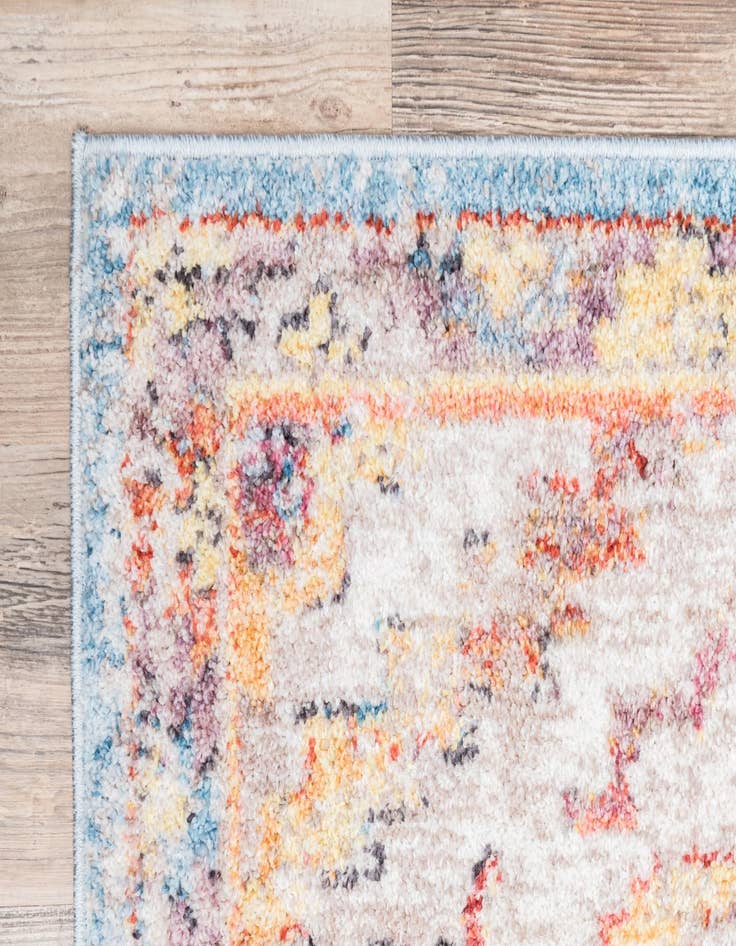 Detail image of 2' 7 x 8' 2 Brooklyn Runner Rug