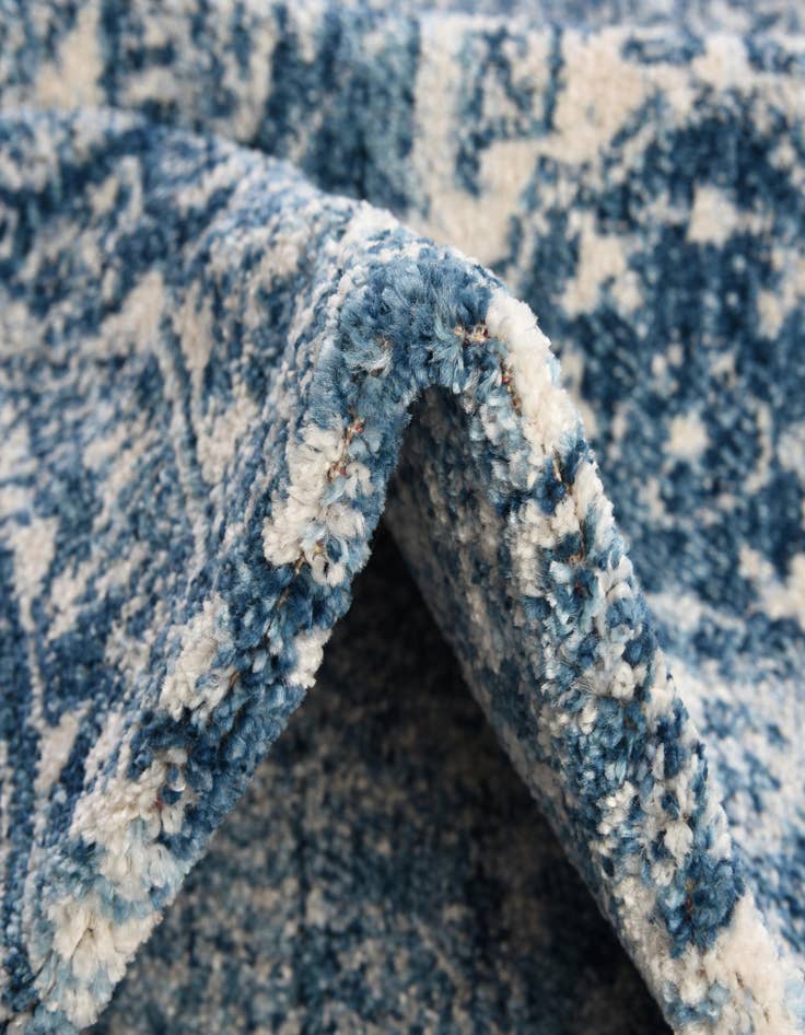 Detail image of 2' 7 x 8' 2 Brooklyn Runner Rug