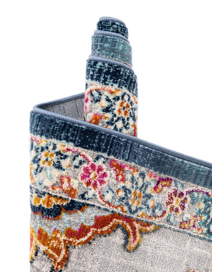 Detail image of 2' 7 x 9' 10 Budapest Runner Rug