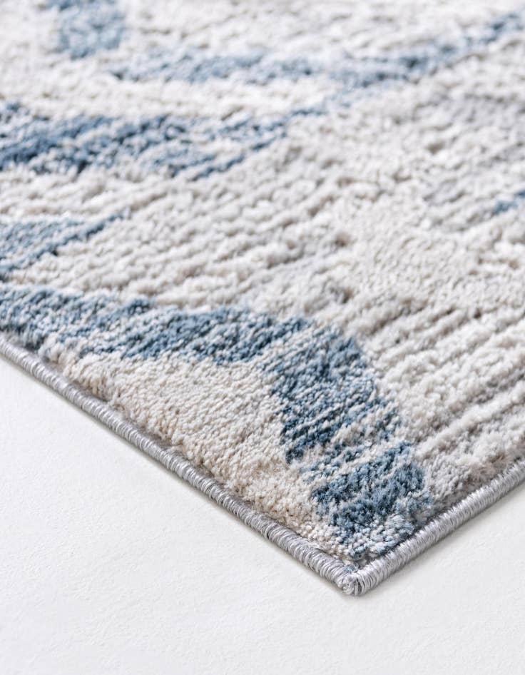 Detail image of 2' 2 x 6' Caspian Runner Rug