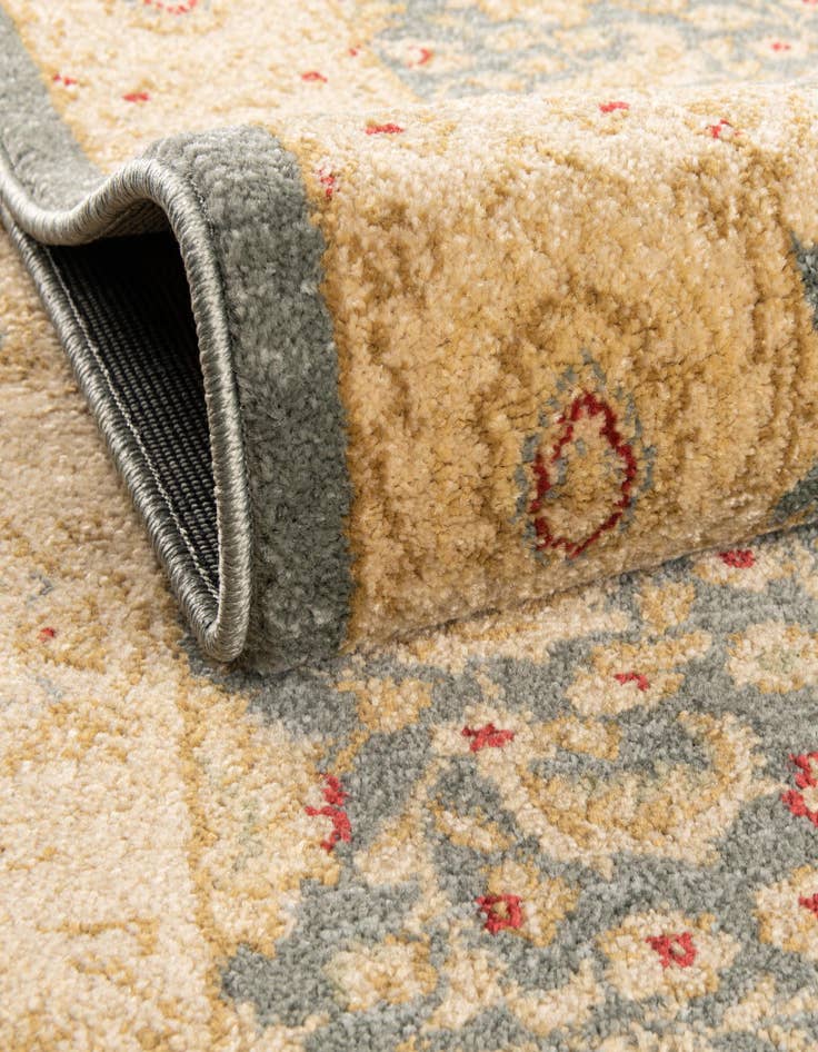 Detail image of 2' 7 x 10' Chelsea Runner Rug