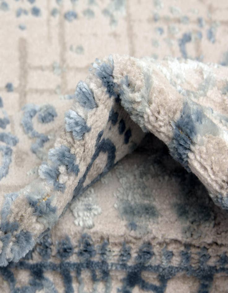 Detail image of 2' 7 x 6' Derbyshire Runner Rug