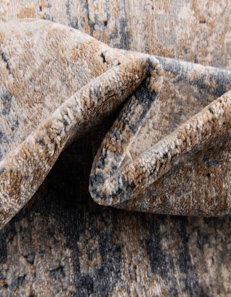 Detail image of 2' 4 x 7' 10 Eliza Runner Rug